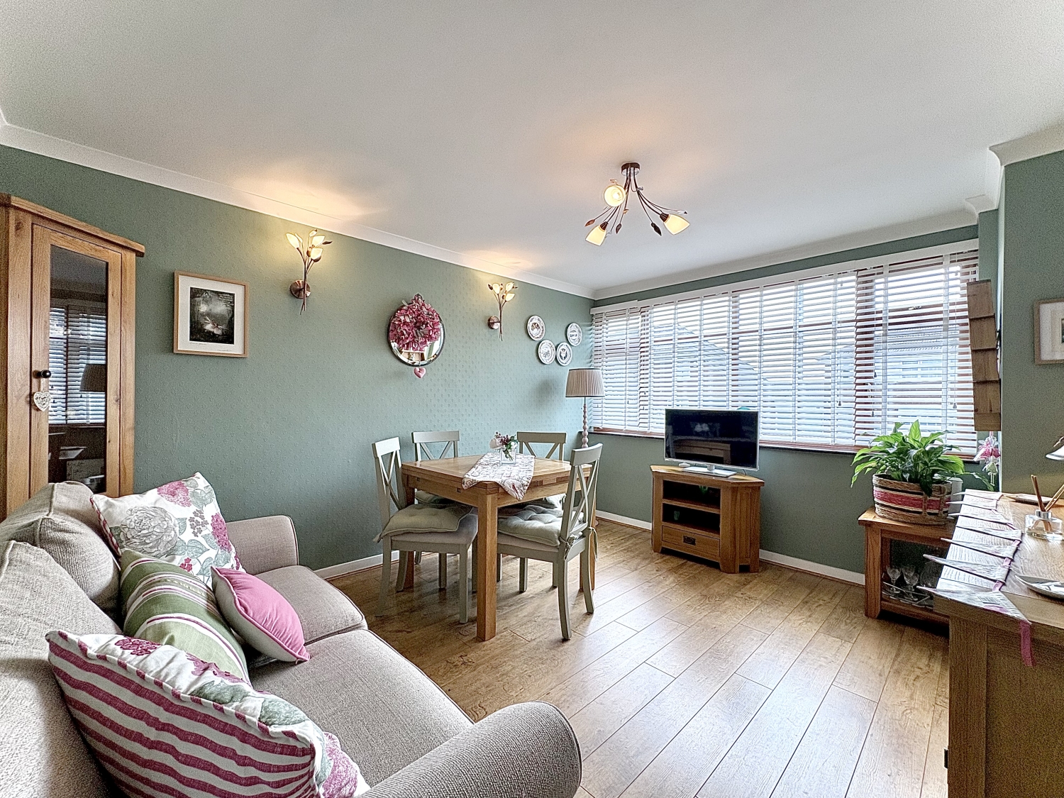 Dumbleberry Avenue, BROWNSWALL ESTATE, DY3 3NL