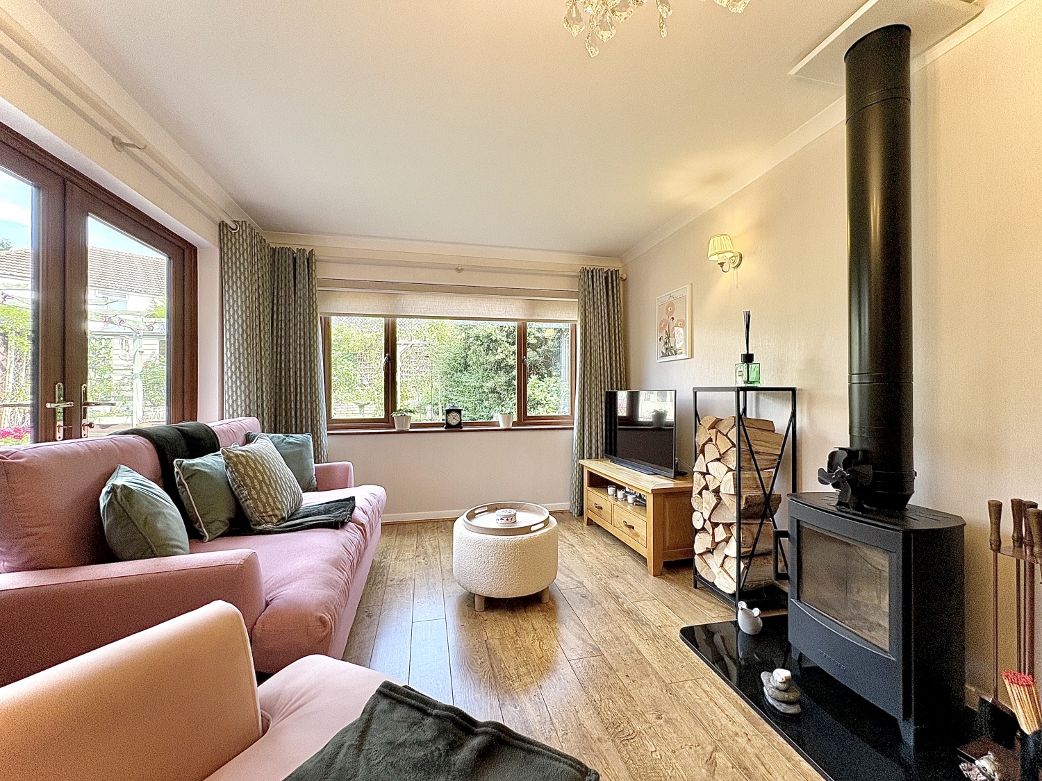 Dumbleberry Avenue, BROWNSWALL ESTATE, DY3 3NL
