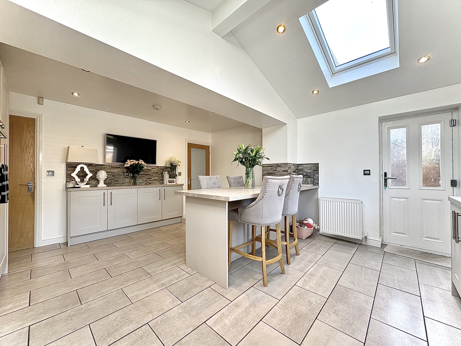 Caswell Road, SEDGLEY, DY3 3TE