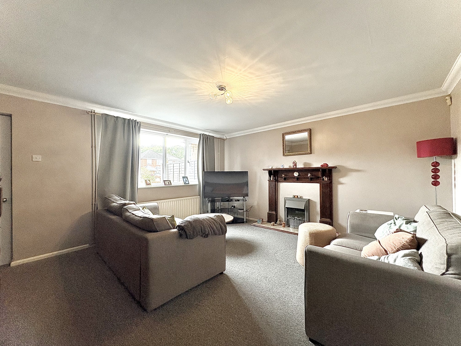 Sedgley Road, Woodsetton, DY1