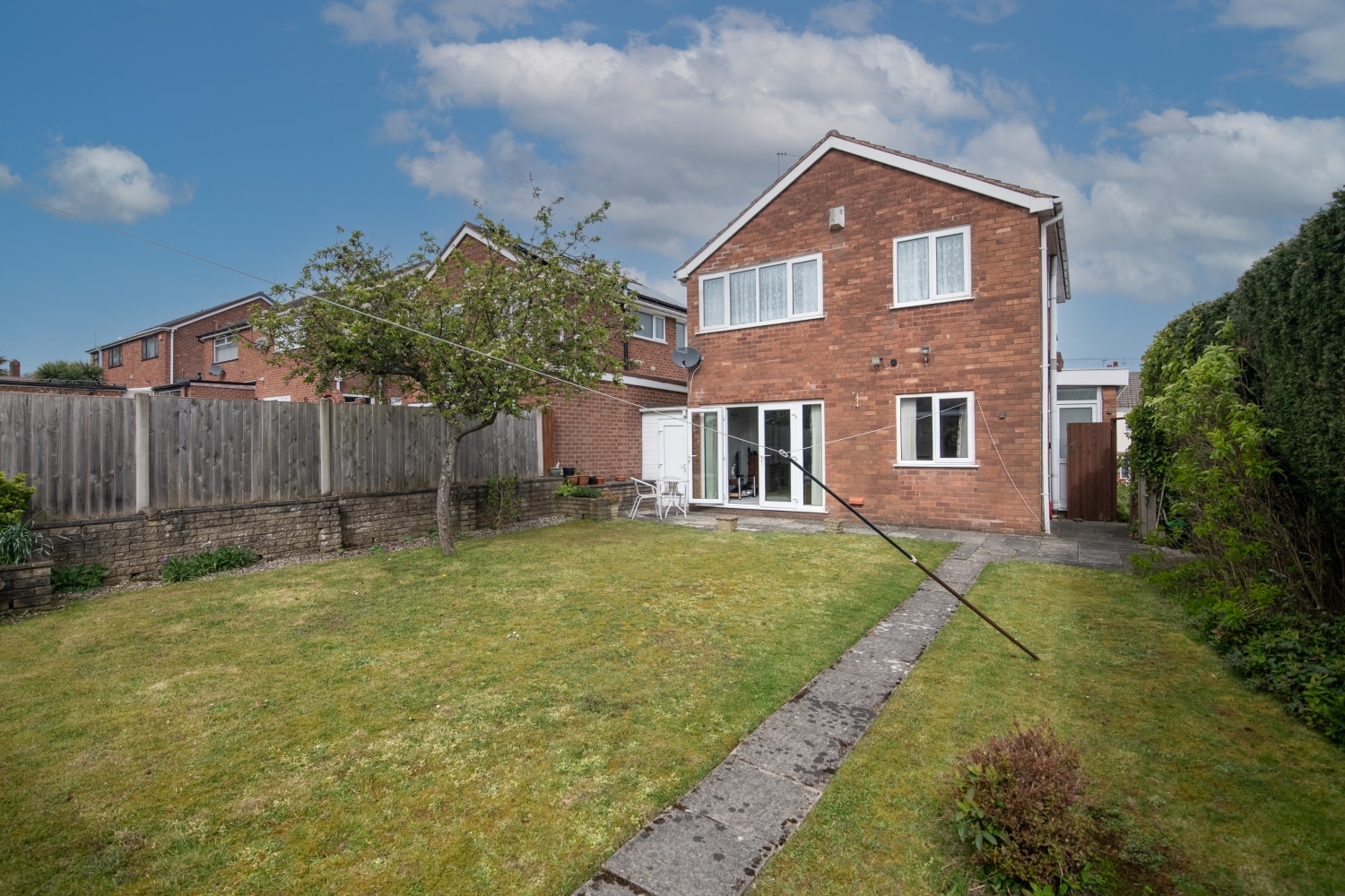 Lea Green Avenue, FOXYARDS, TIPTON, DY4 8AT