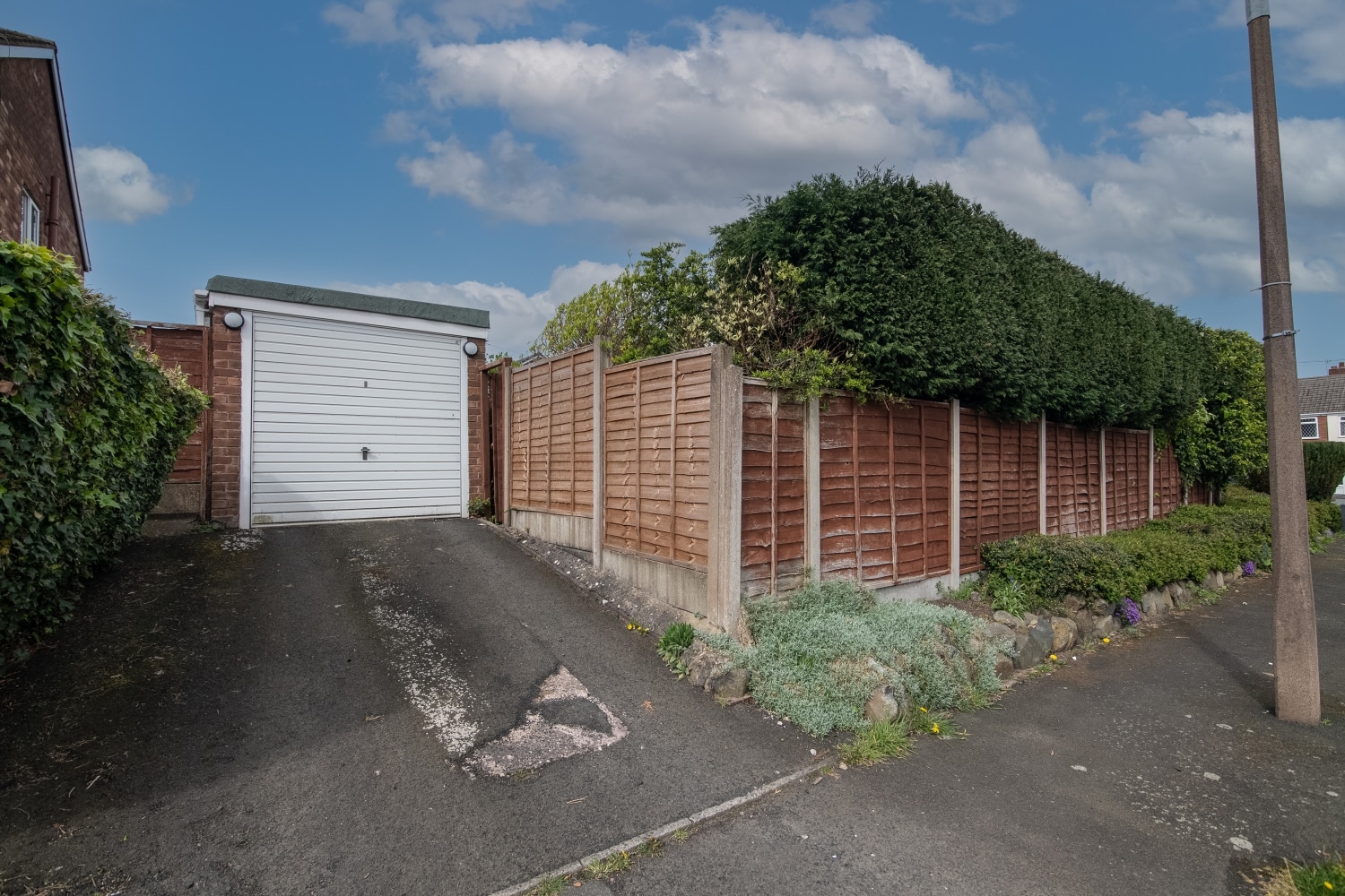 Lea Green Avenue, FOXYARDS, TIPTON, DY4 8AT