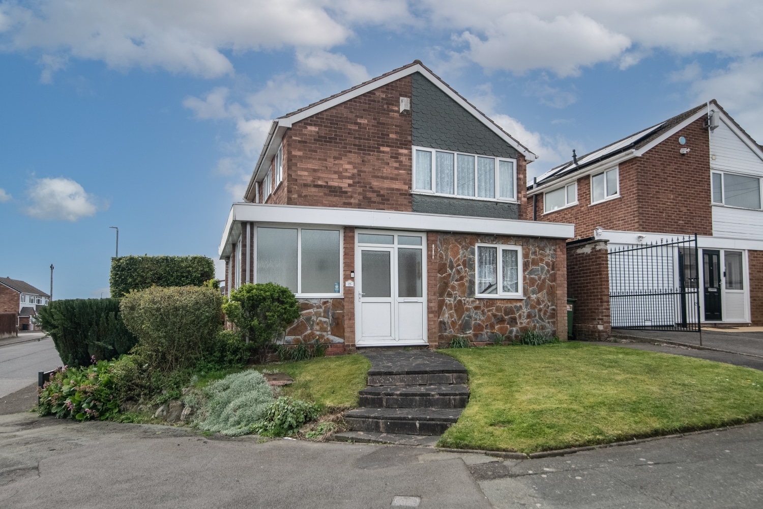 Lea Green Avenue, FOXYARDS, TIPTON, DY4 8AT