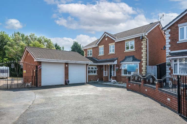 Narraway Grove, TIPTON, DY4 0QH