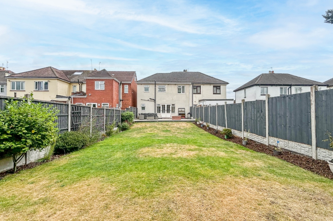 Noose Lane, Willenhall, WV13