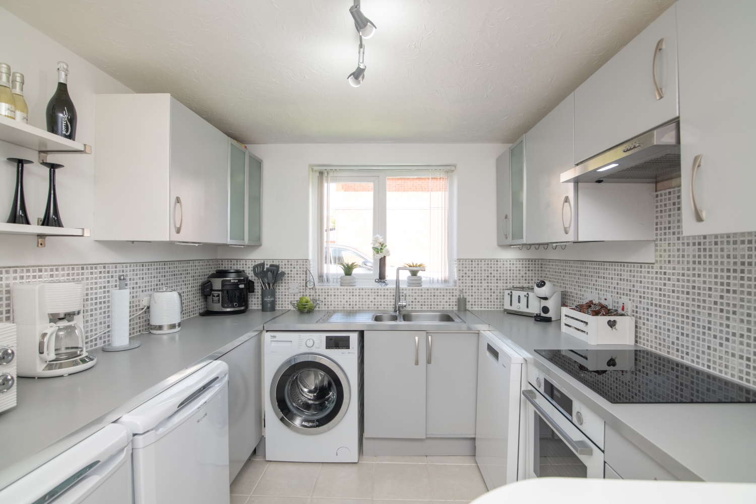 St. Helens Avenue, TIPTON, DY4 7LN