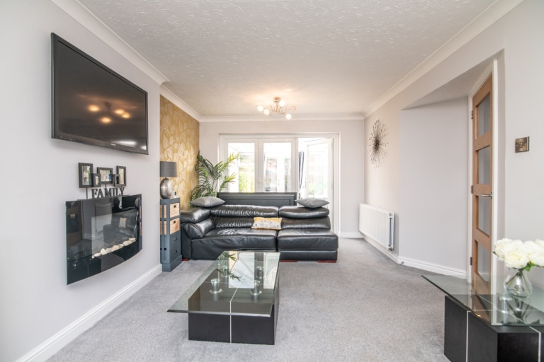 Woodman Close, Wednesbury, WS10 9UA