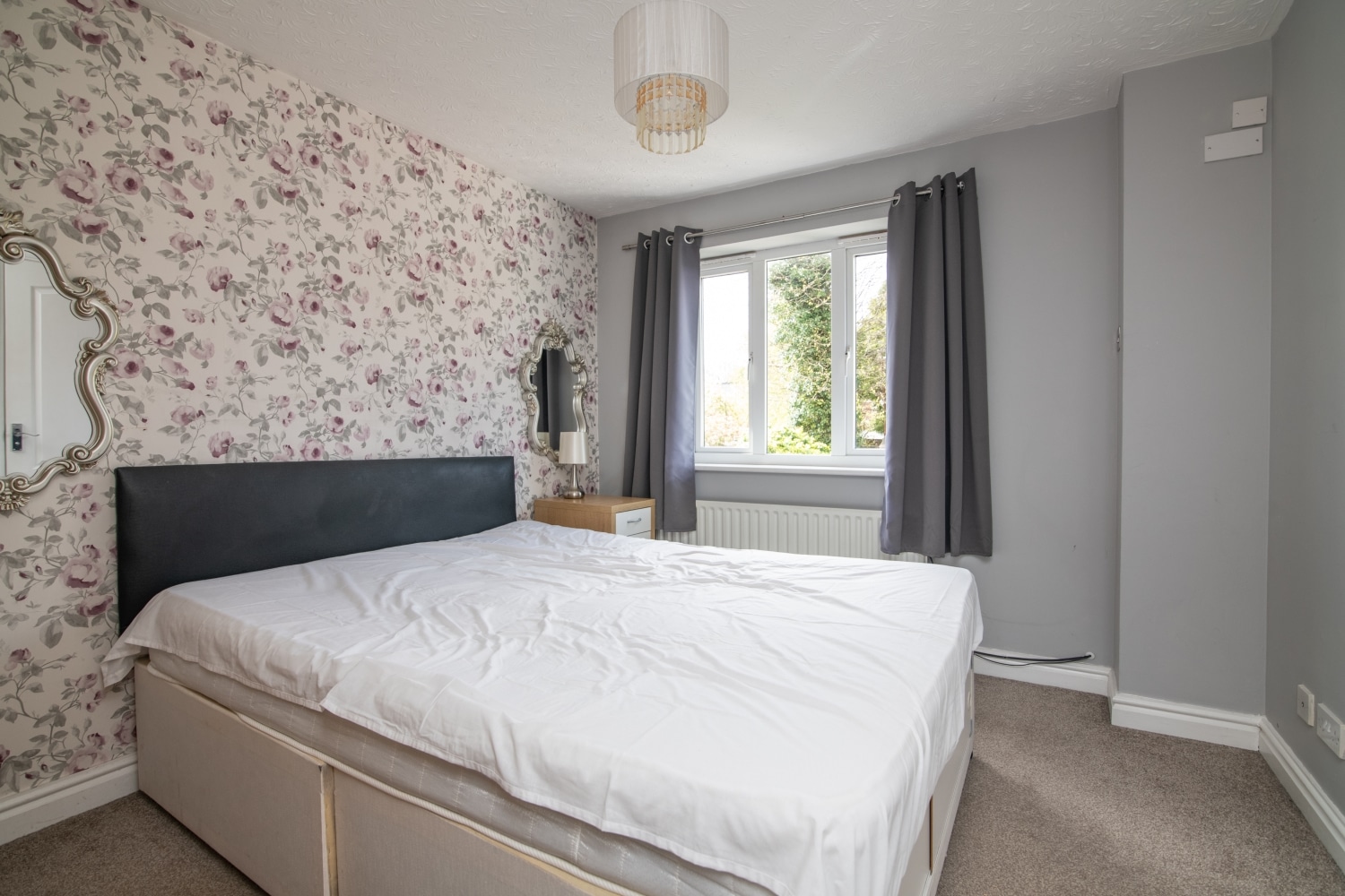 Woodman Close, Wednesbury, WS10 9UA