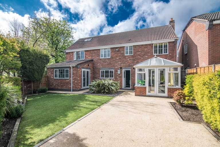 Woodman Close, Wednesbury, WS10 9UA