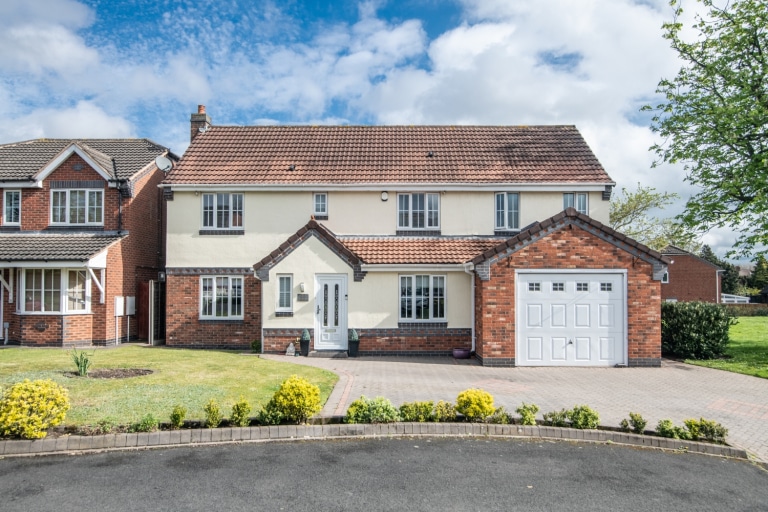 Woodman Close, Wednesbury, WS10 9UA