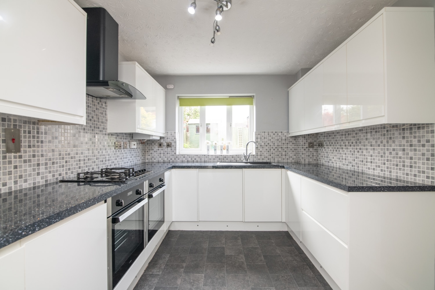 Woodman Close, Wednesbury, WS10 9UA