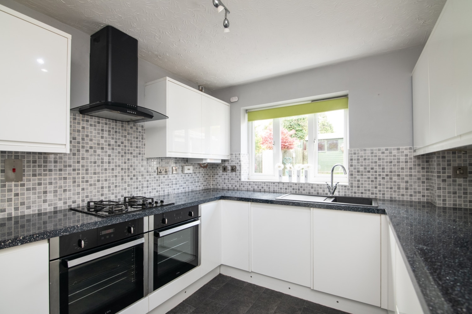 Woodman Close, Wednesbury, WS10 9UA