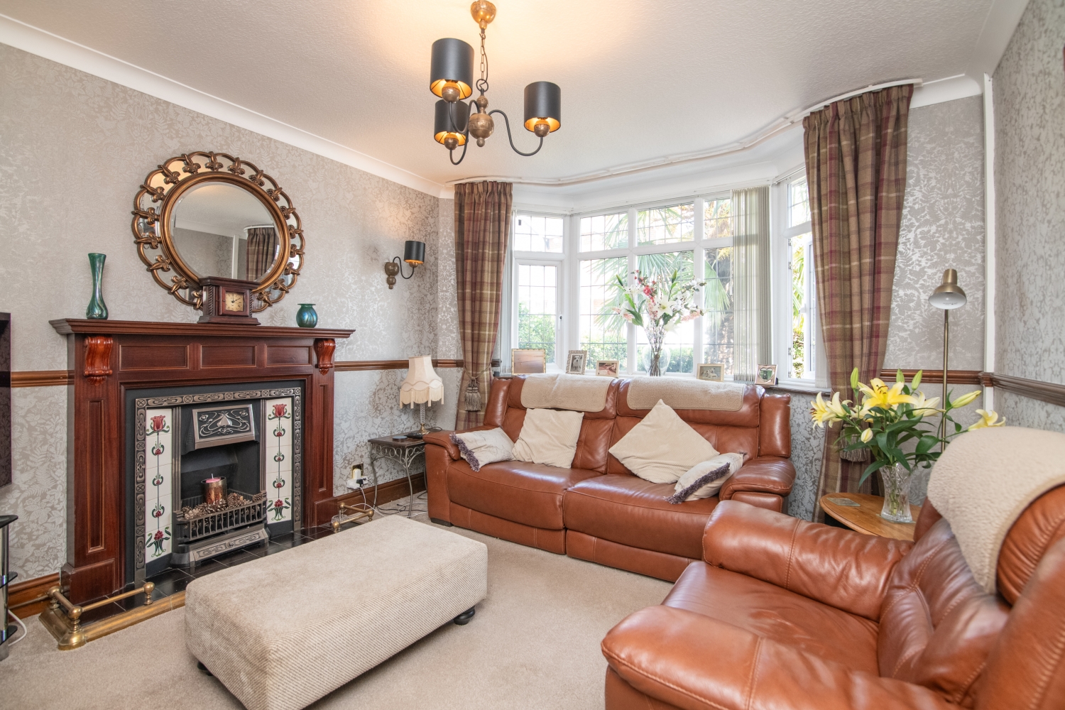 Wrens Avenue, FOXYARDS, TIPTON, DY4 8AF