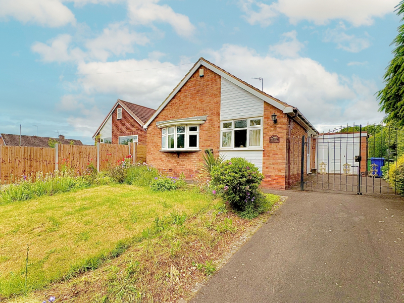 Cotwall End Road, THE STRAITS, DY3 3EL