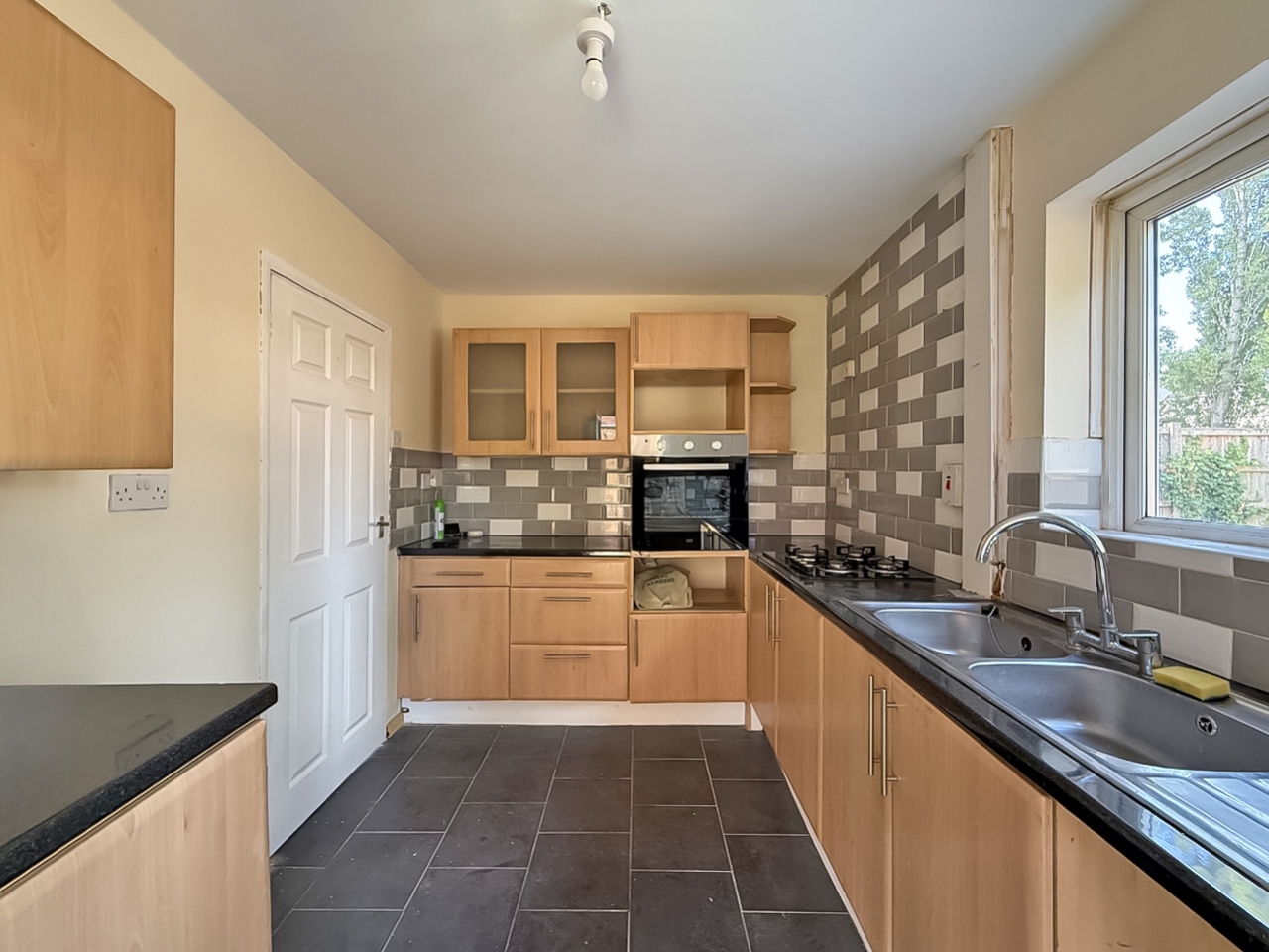 Willenhall Road, Bilston WV14