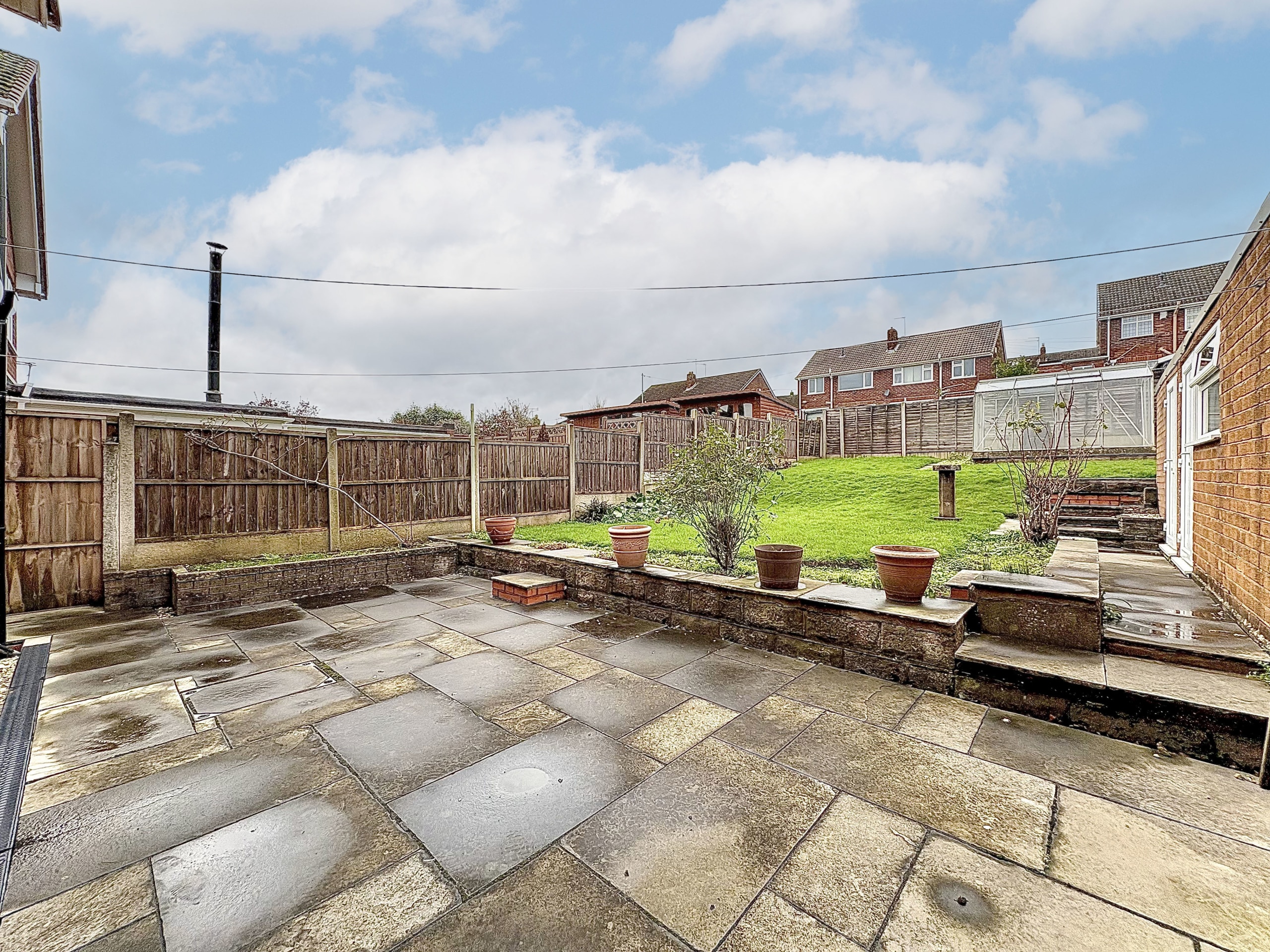 Cotwall End Road, LOWER GORNAL, DY3 3EJ