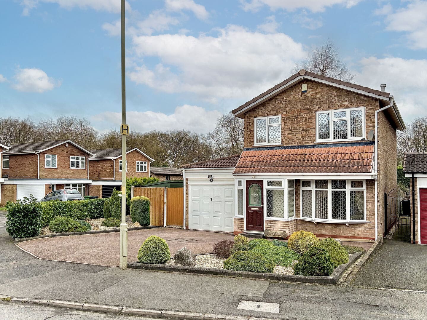 Jackdaw Close, SEDGLEY, DY3 3TS