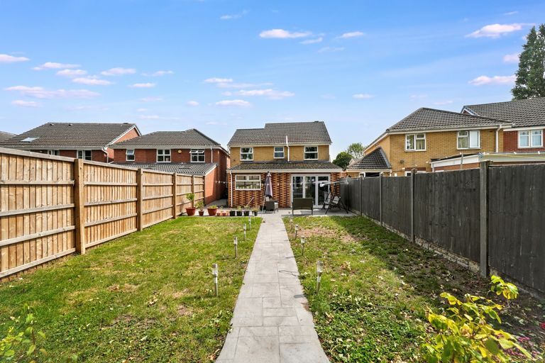 Constantine Way, Bilston